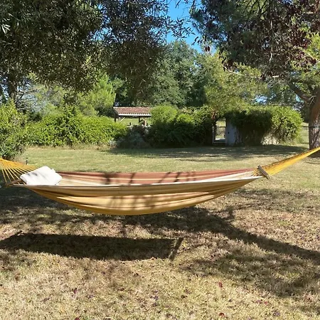 Hameau Du Hour - D'hotes Et 3* Béraut